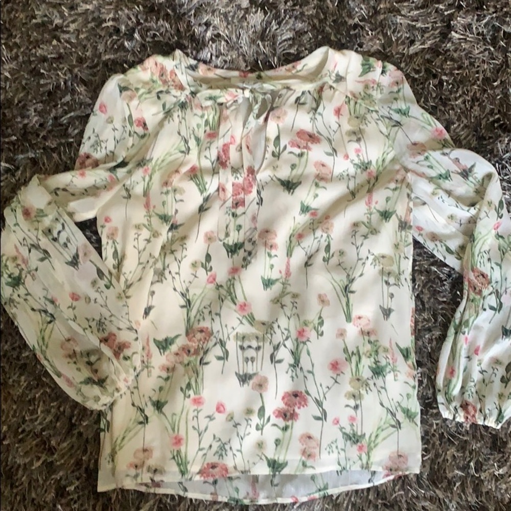 🦋 Rose + Olive Floral Blouse Size Small 🦋 3/$25